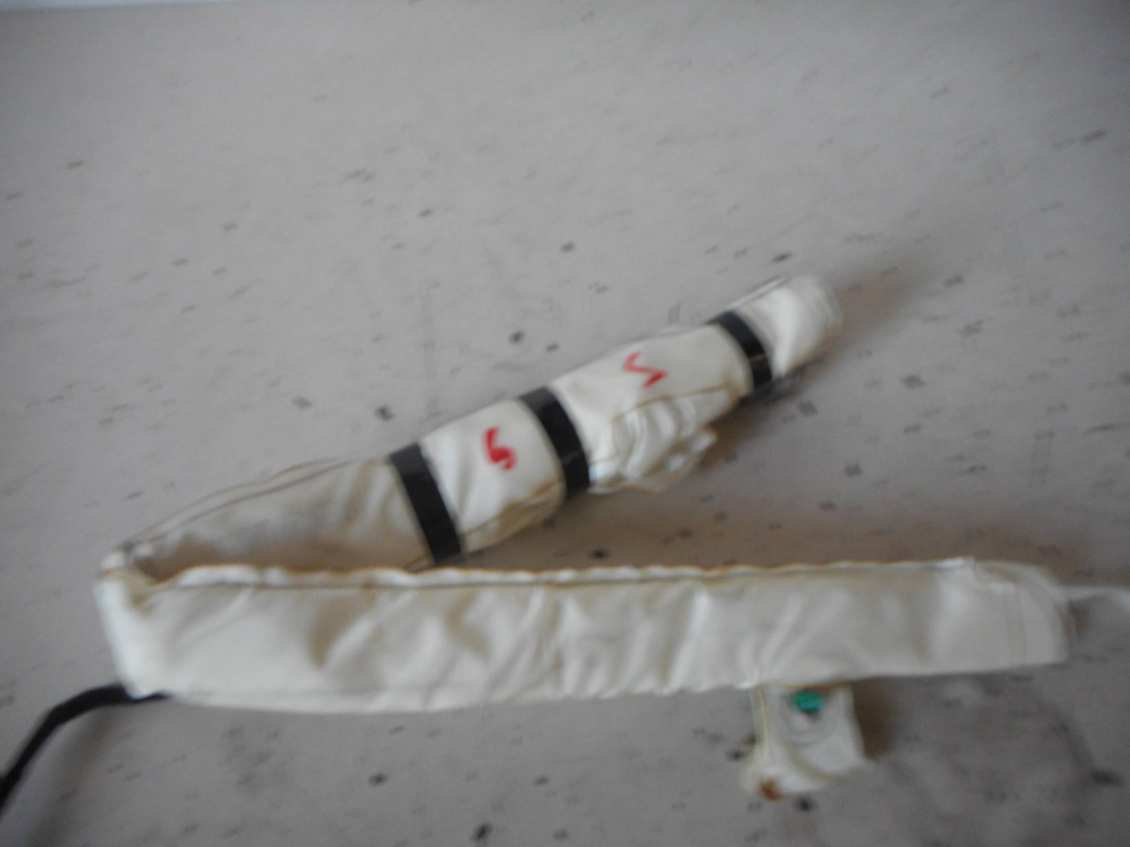 Dispositivo airbag a tendina sx.